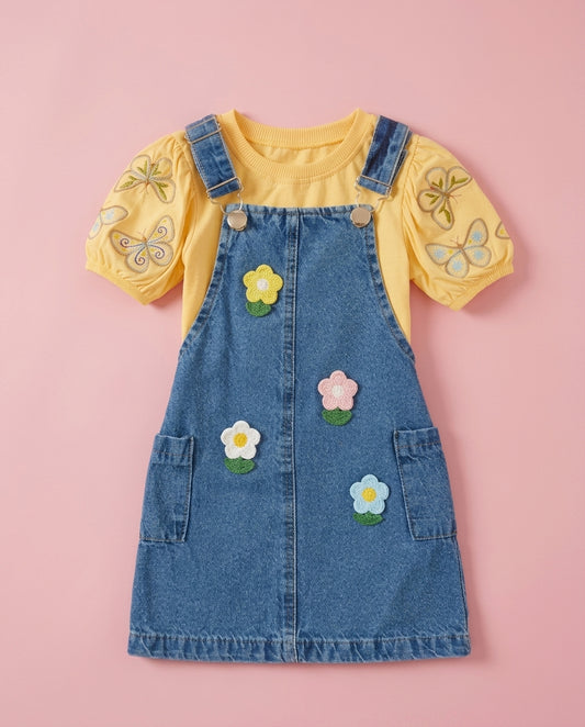 Salopete jeans com blusa amarela